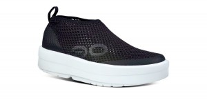 Oofos OOmega Chukka Shoe White / Black | 51073-CTOX