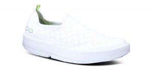 Oofos OOmg eeZee Low Shoe White | 48370-PAGE