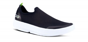 Oofos OOmg eeZee Low Shoe White / Black | 36914-WFUE