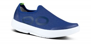 Oofos OOmg eeZee Low Shoe White / Navy | 37425-ZAWF