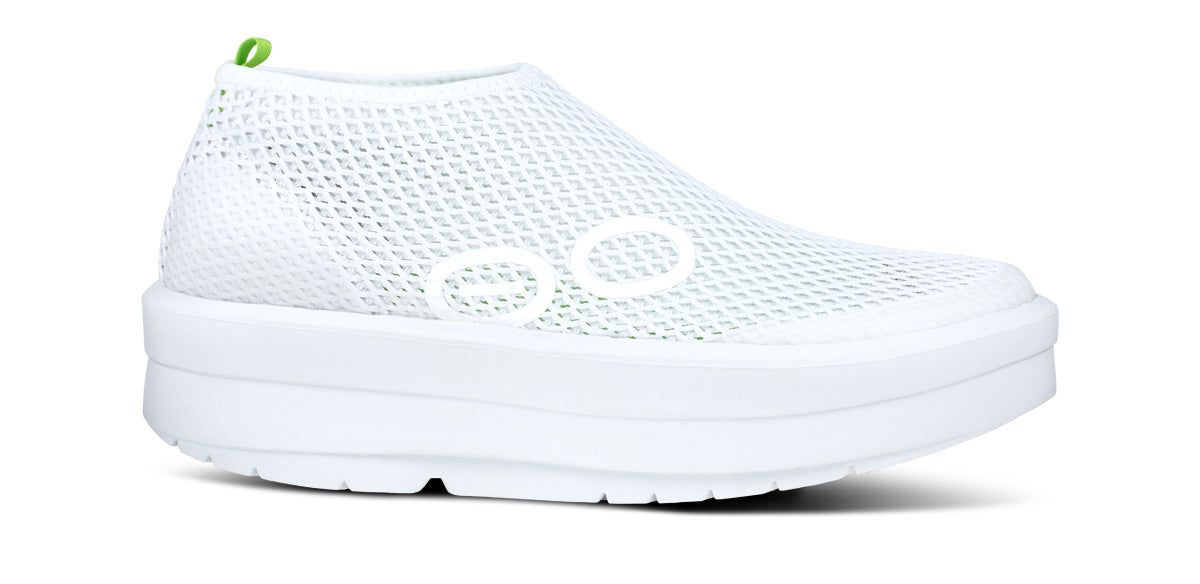 Oofos OOmega Chukka Shoe White | 95320-EWCV