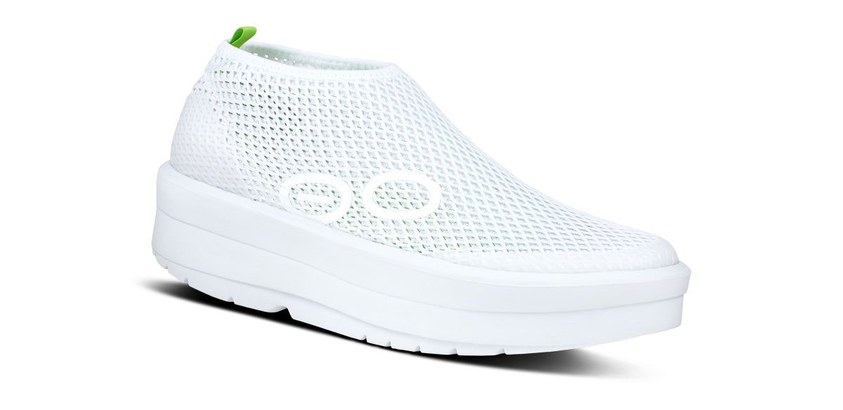 Oofos OOmega Chukka Shoe White | 95320-EWCV