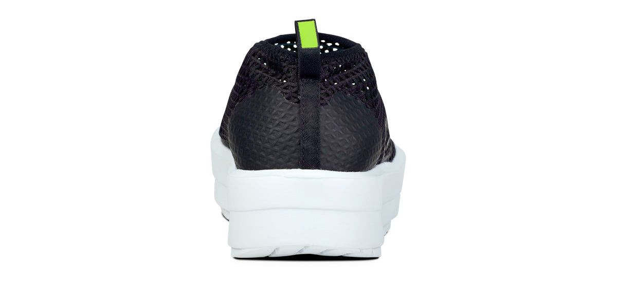 Oofos OOmega Chukka Shoe White / Black | 51073-CTOX