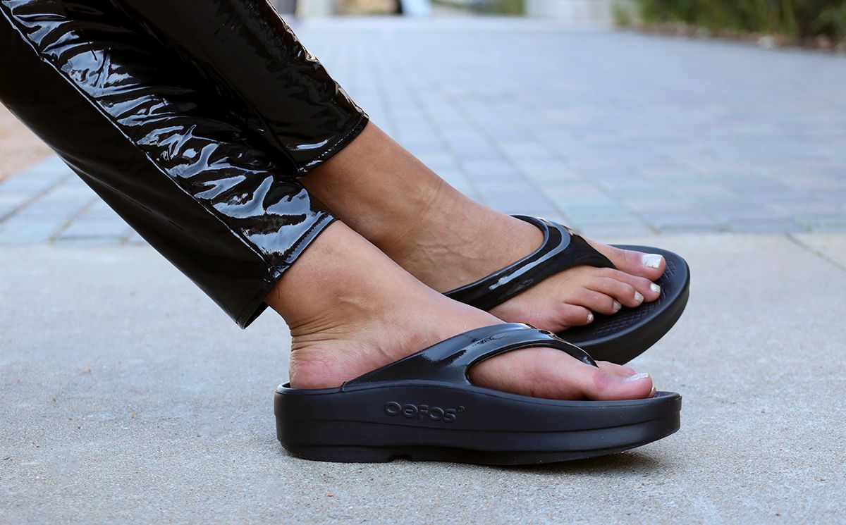 Oofos OOmega OOlala Sandal Black | 87541-HCXP