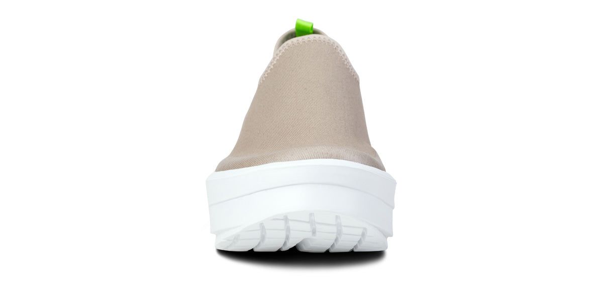 Oofos OOmega eeZee Low Shoe White | 54061-FSCL