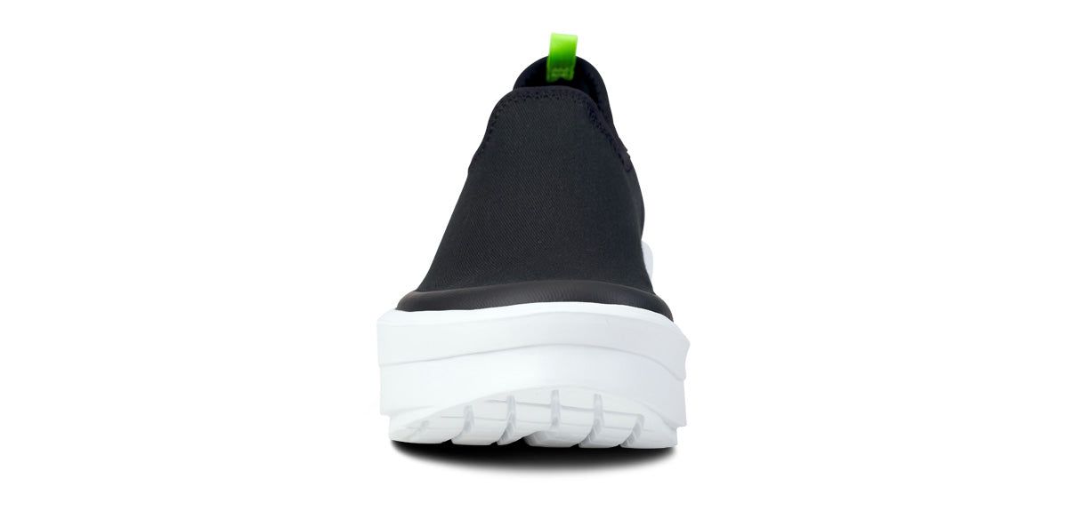 Oofos OOmega eeZee Low Shoe White / Black | 50863-URCB