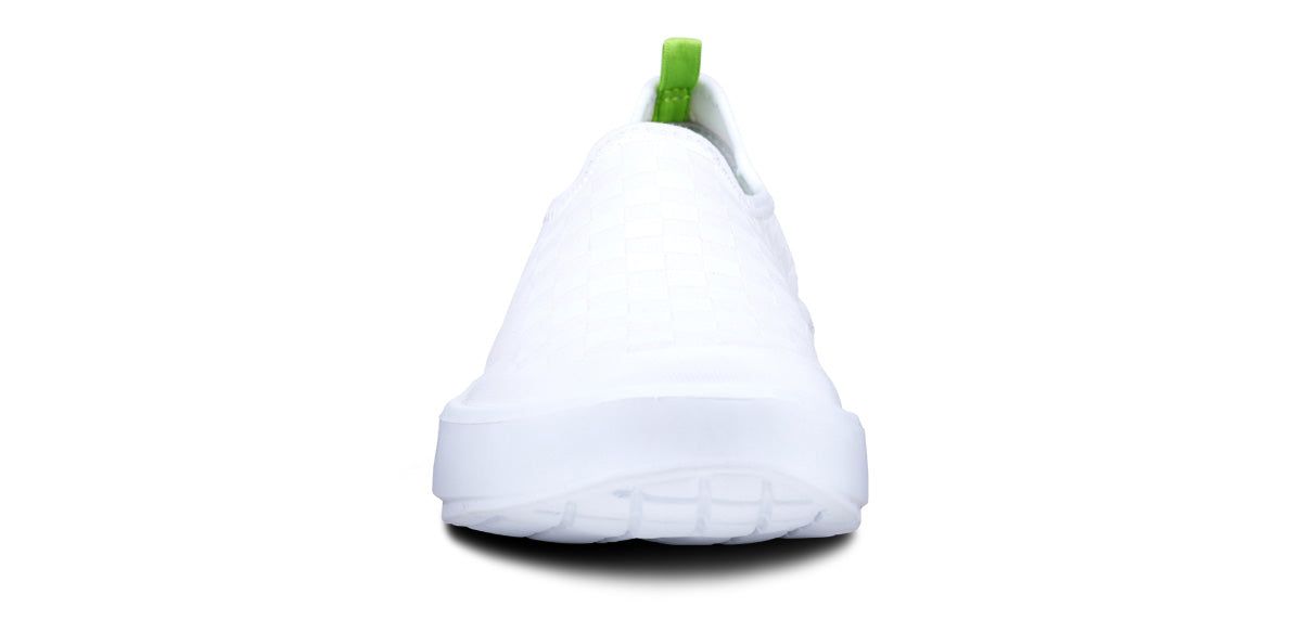 Oofos OOmg eeZee Low Shoe White | 48370-PAGE