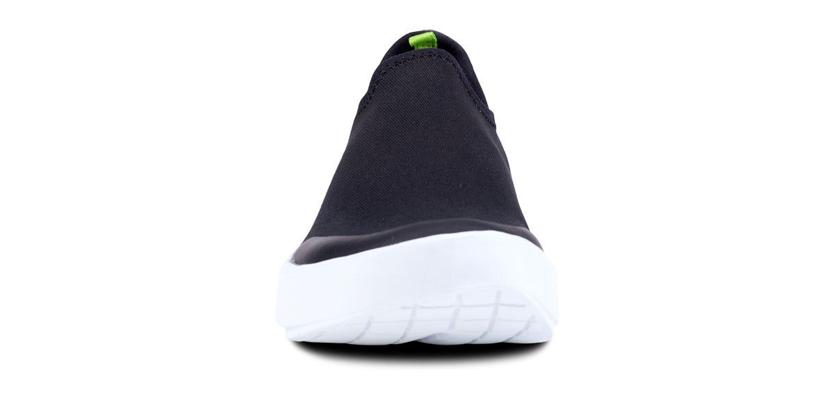 Oofos OOmg eeZee Low Shoe White / Black | 36914-WFUE